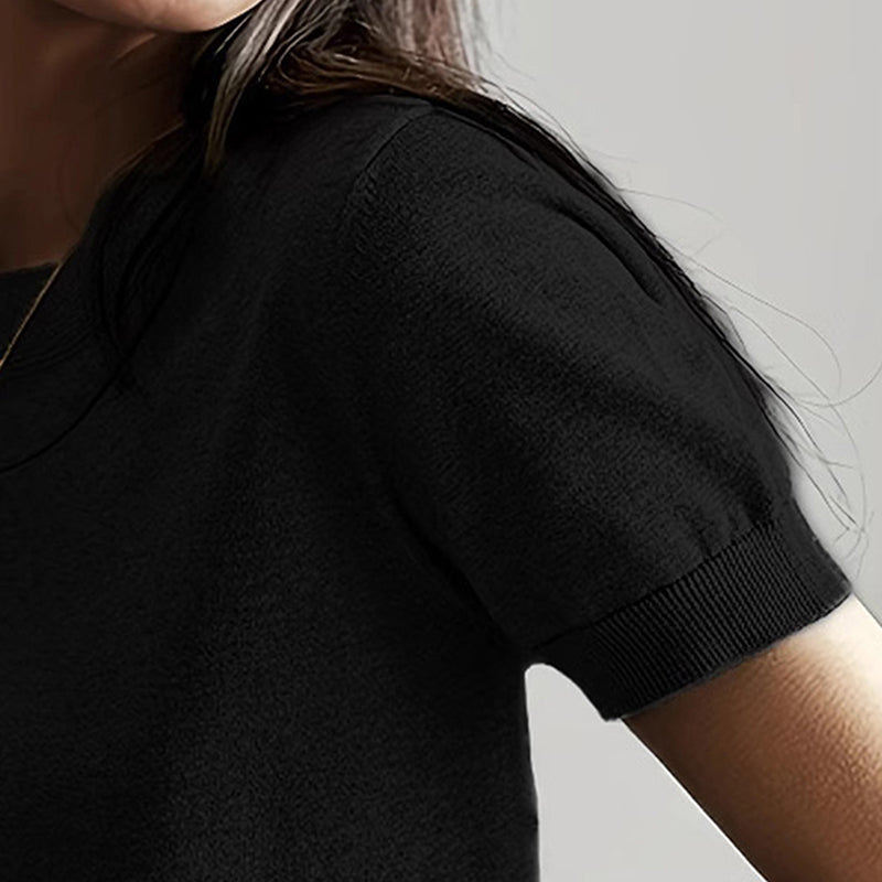 Women's soft stretch minimalist T-shirt from Plush Fashion Hub, casual slim fit top, perfect for everyday wear.