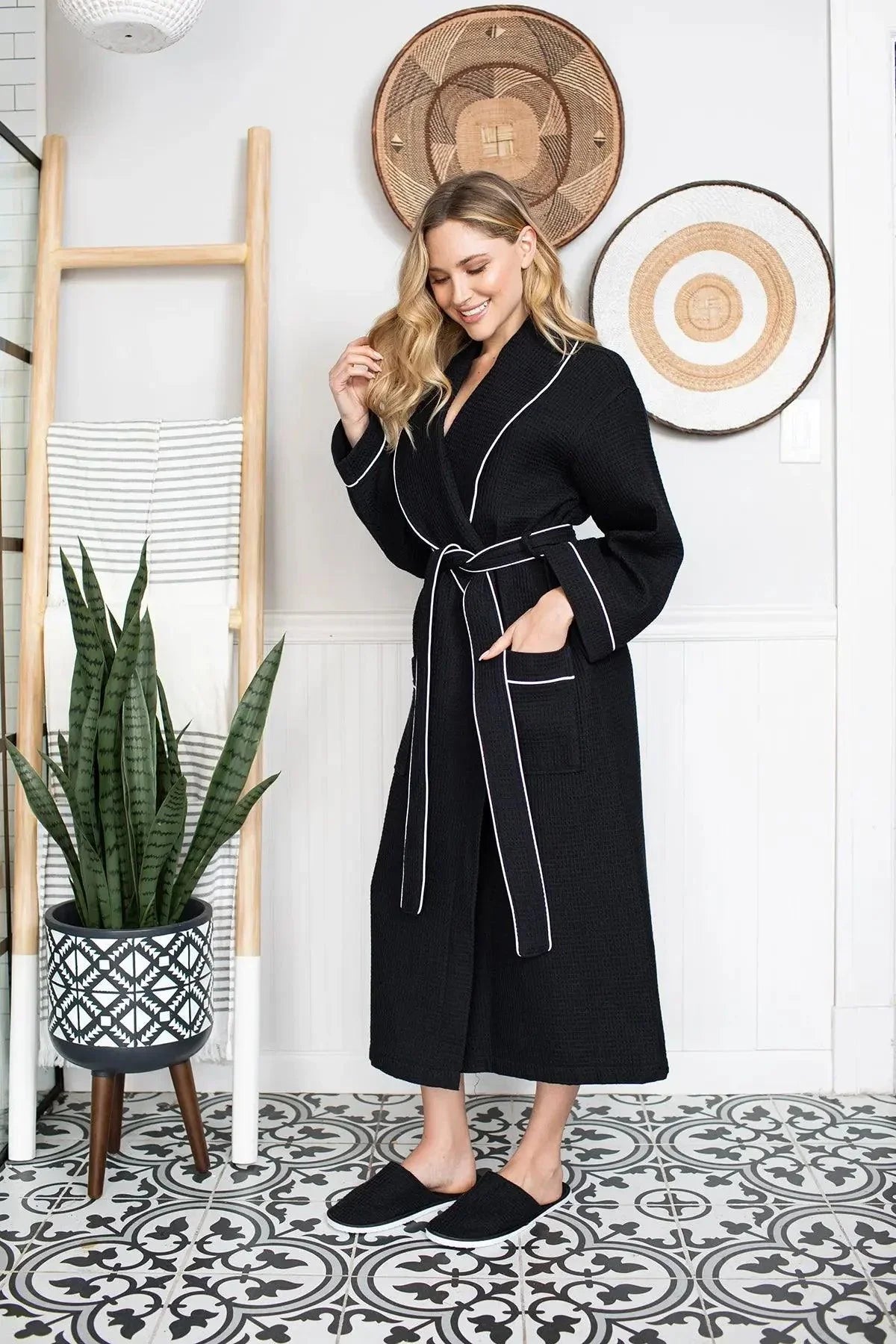 Women’s lightweight waffle piping bathrobe from Plush Fashion Hub, featuring spa-style comfort and cozy, textured fabric.